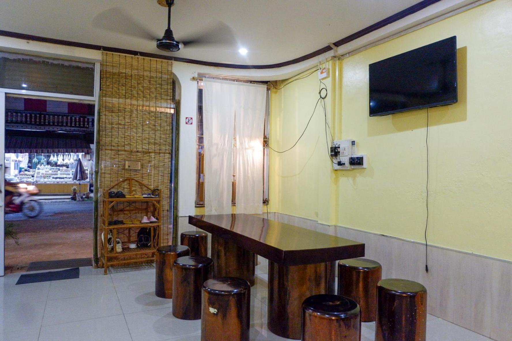 Non Pakse Hostel & Coffee House Buitenkant foto