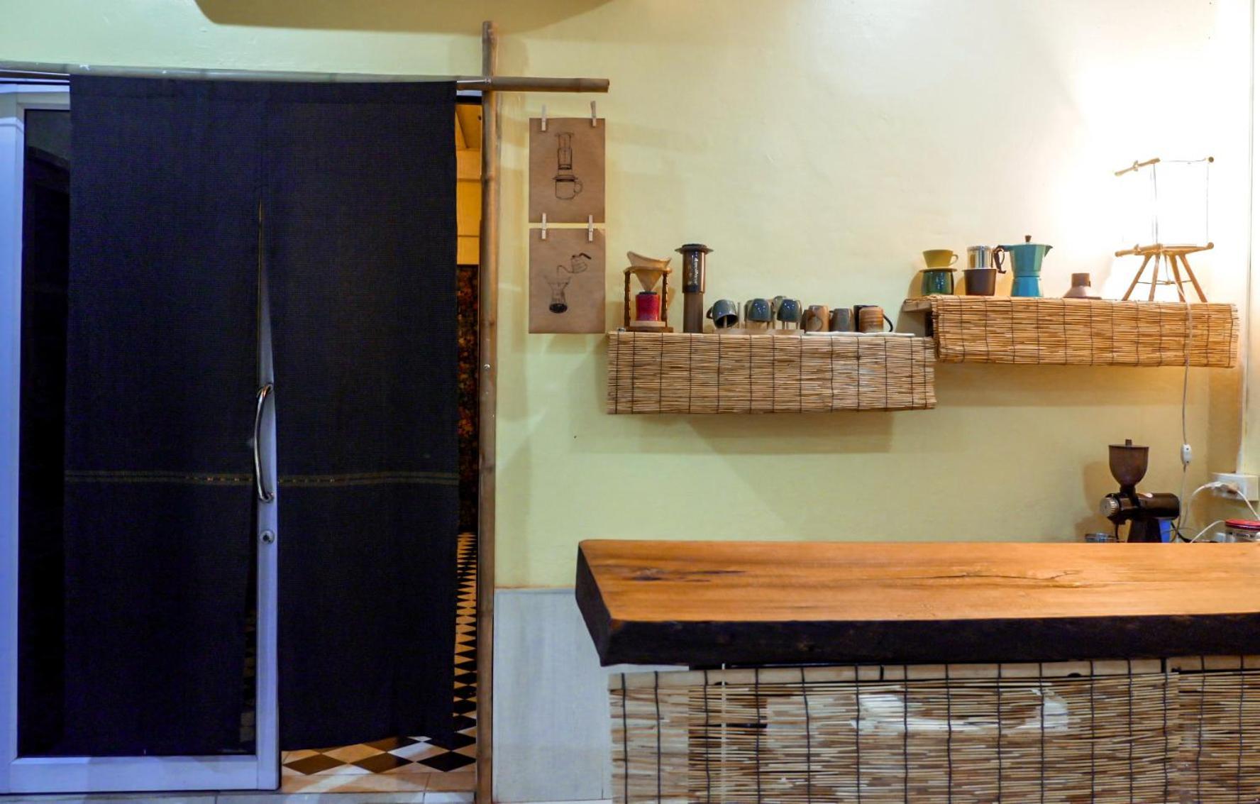 Non Pakse Hostel & Coffee House Buitenkant foto