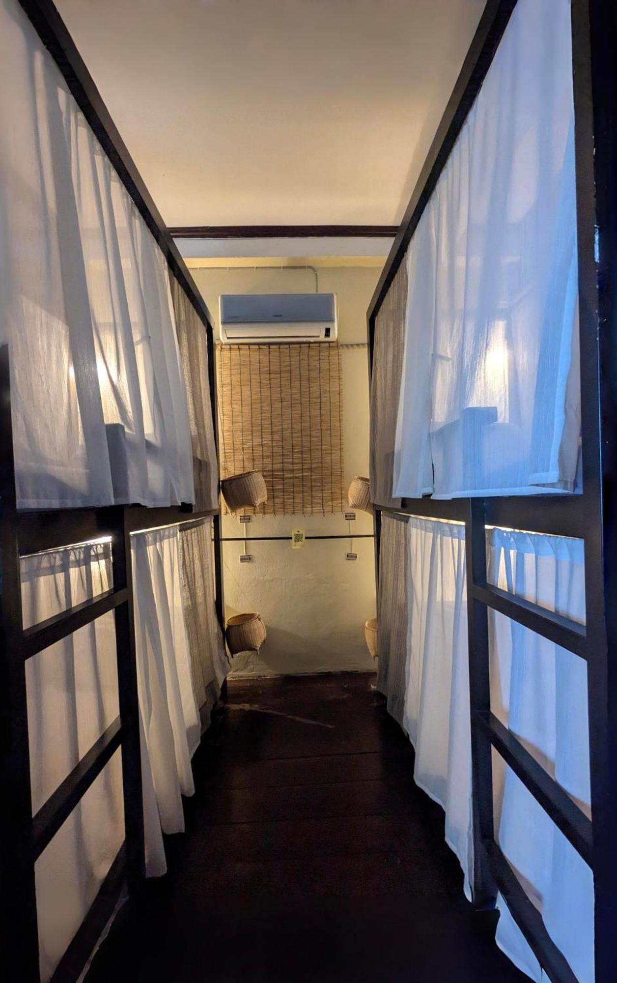 Non Pakse Hostel & Coffee House Buitenkant foto